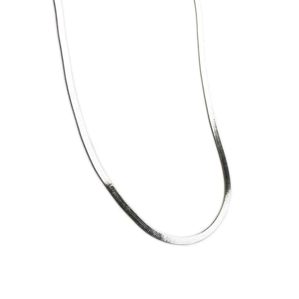 Women's Flat Blade Chain Necklace - Trendy Choker Jewelry for Fashionable Women